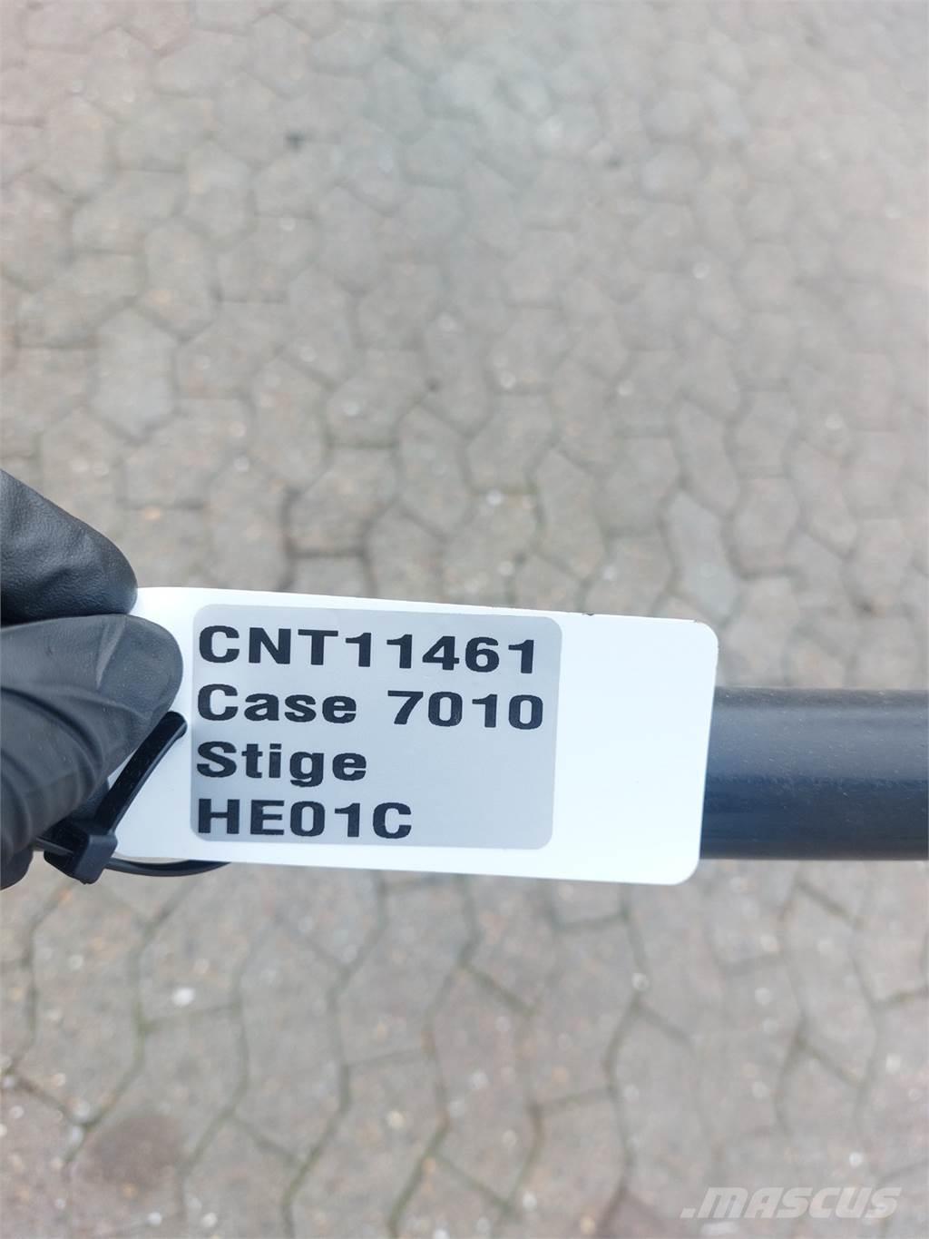 CASE 7010 Hytter och interiör