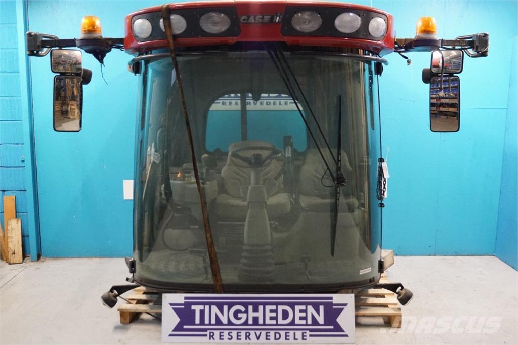 CASE 8010 Hytter och interiör