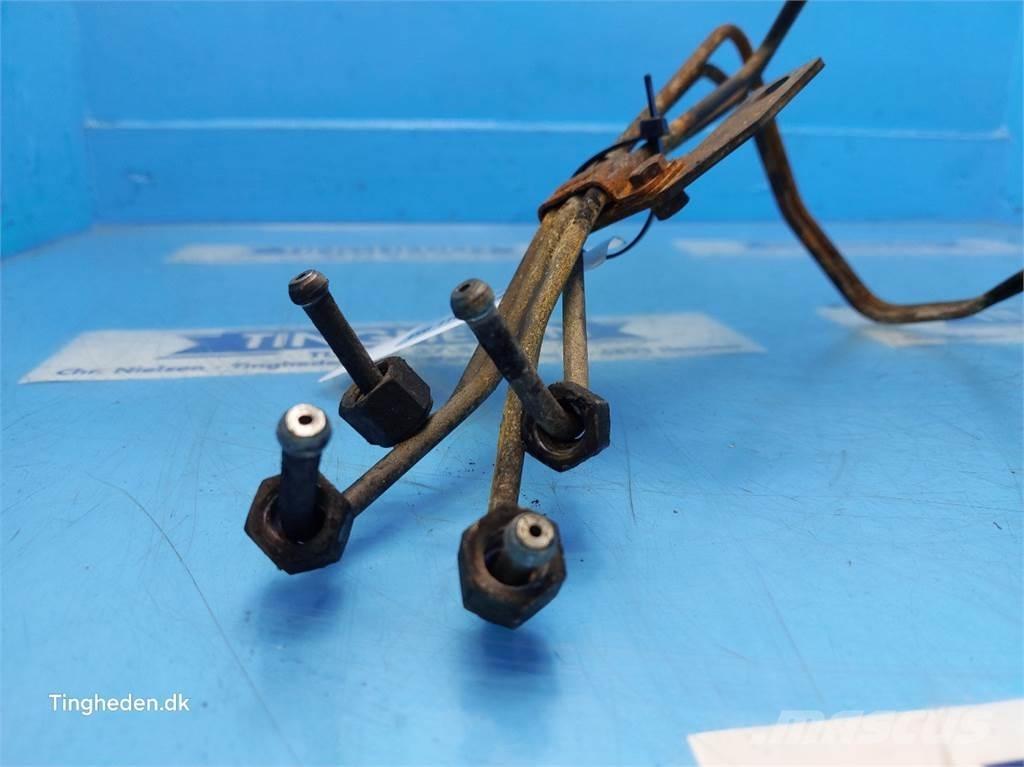 CASE Farmall 95A Motorer