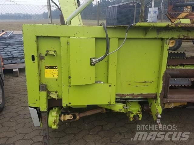 CLAAS 6218 8R Självgående fälthackar