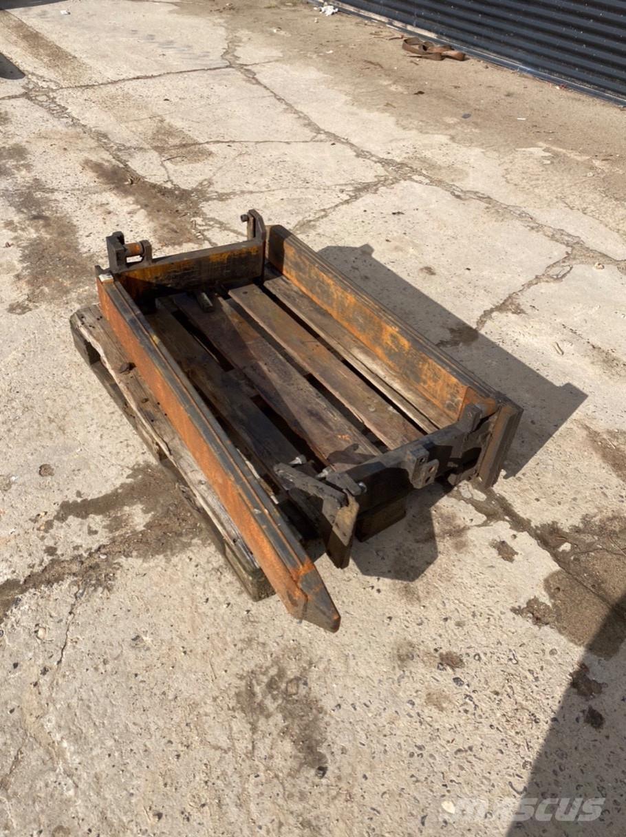 Elm 2500kg Gafflar