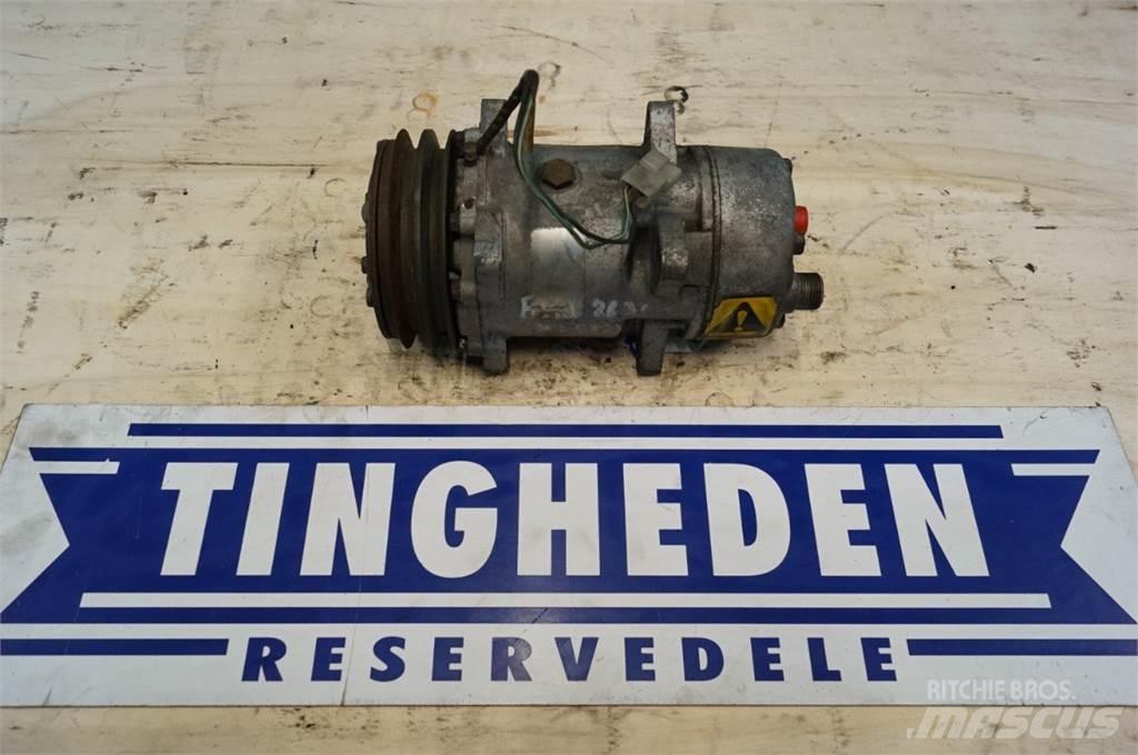 Ford 8630 Radiatorer