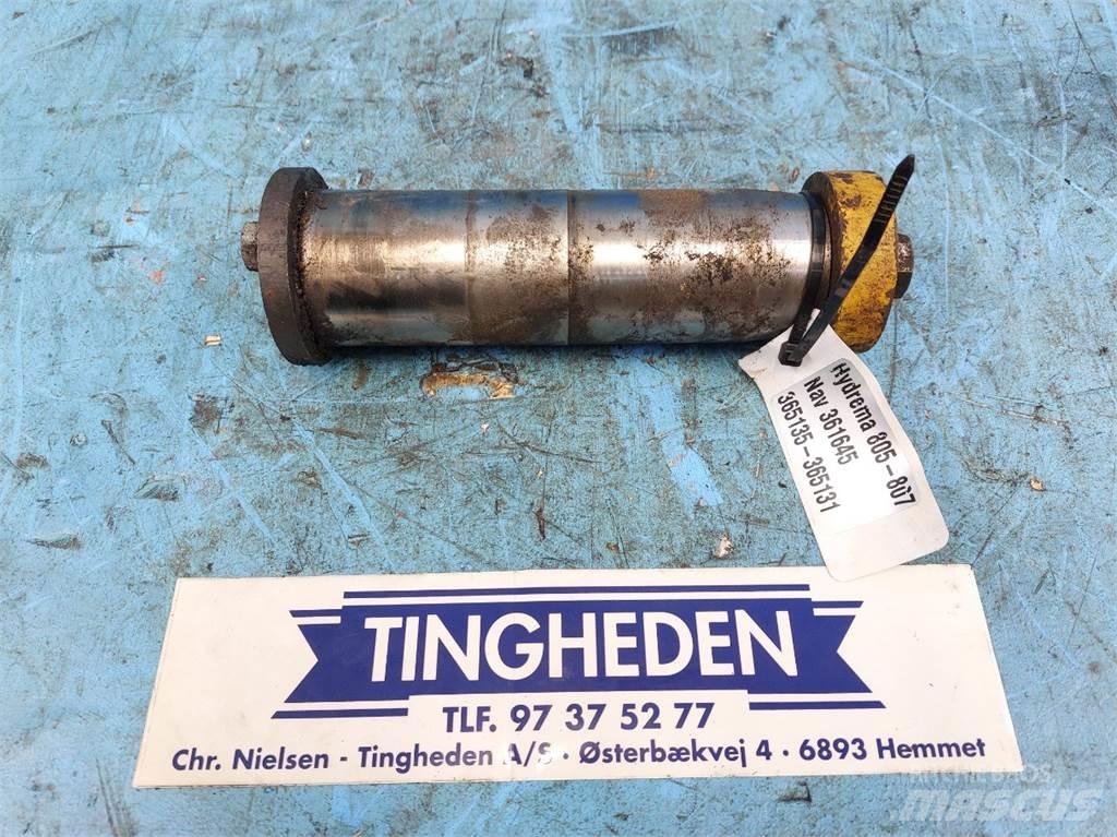 Hydrema 805 Bommar och stickor