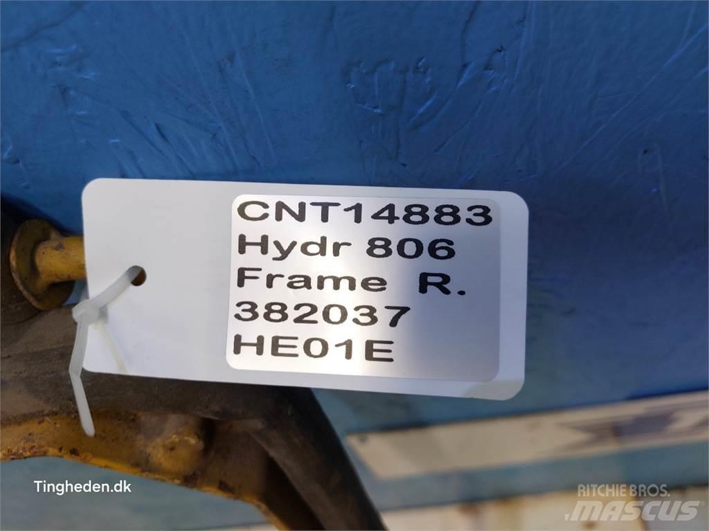 Hydrema 806 Hytter och interiör