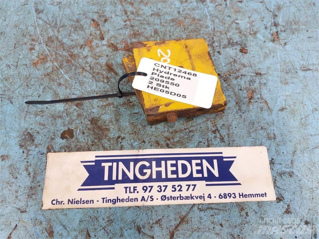 Hydrema 906 Bommar och stickor