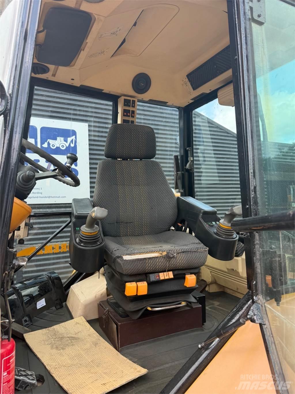 Hydrema 906C Grävlastare