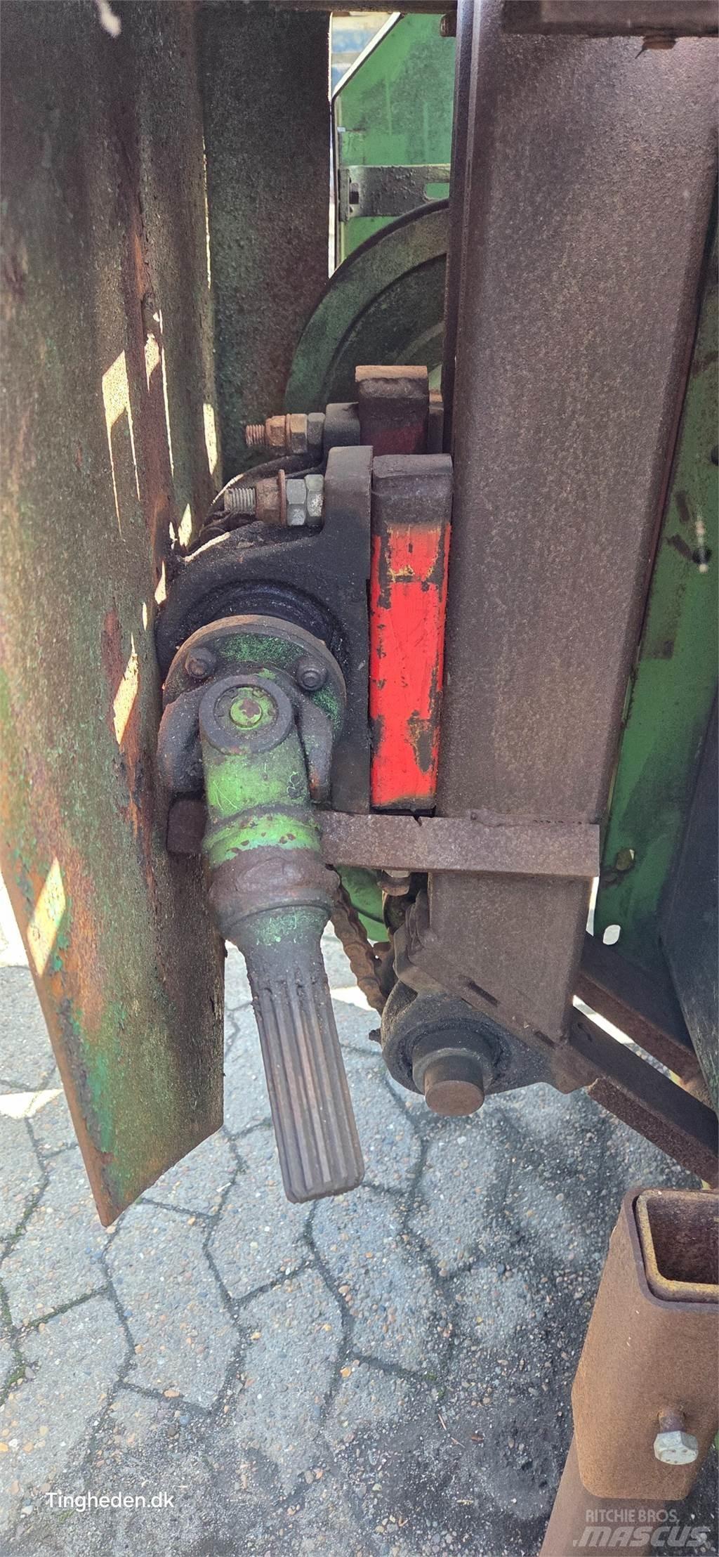 John Deere  Trösktillbehör