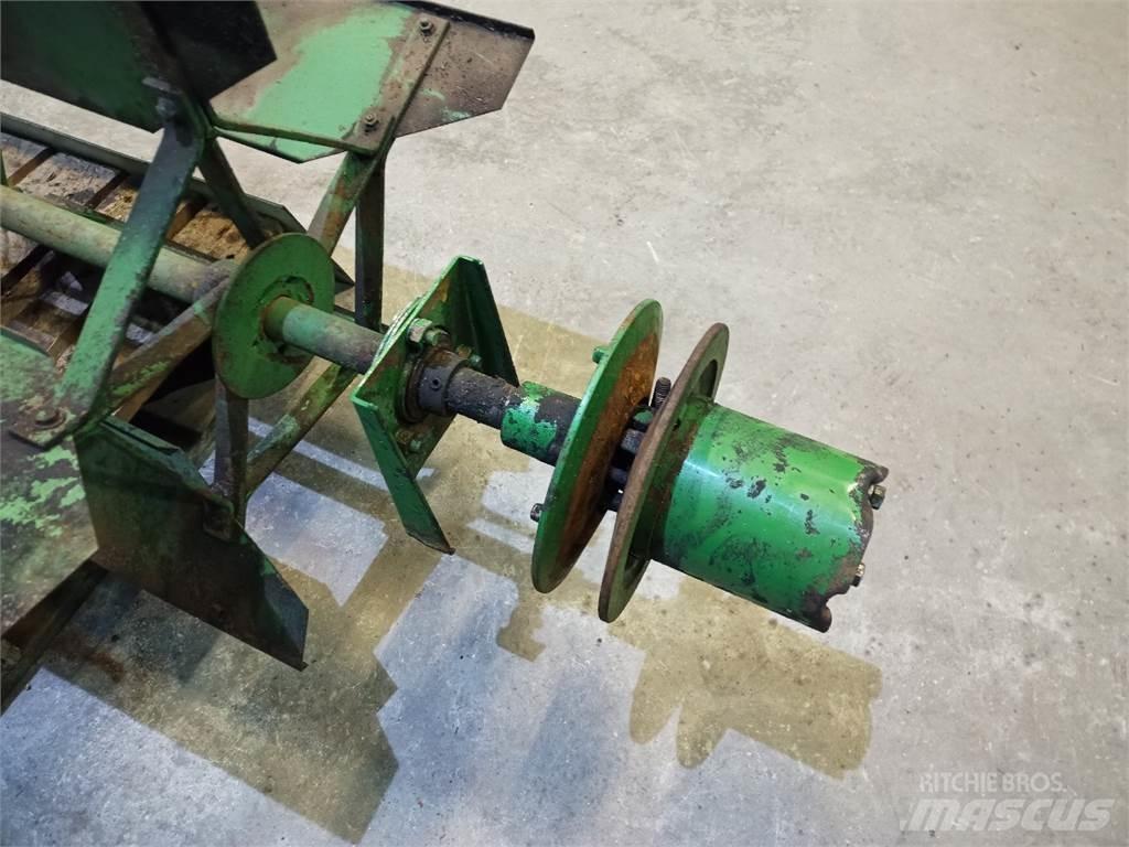 John Deere 1085 Sand- och saltspridare