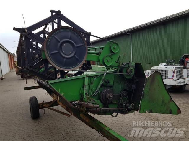 John Deere 16 Trösktillbehör