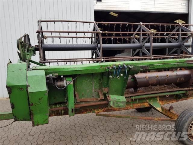 John Deere 16 Trösktillbehör