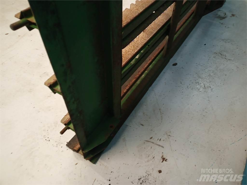 John Deere 2054 Sand- och saltspridare