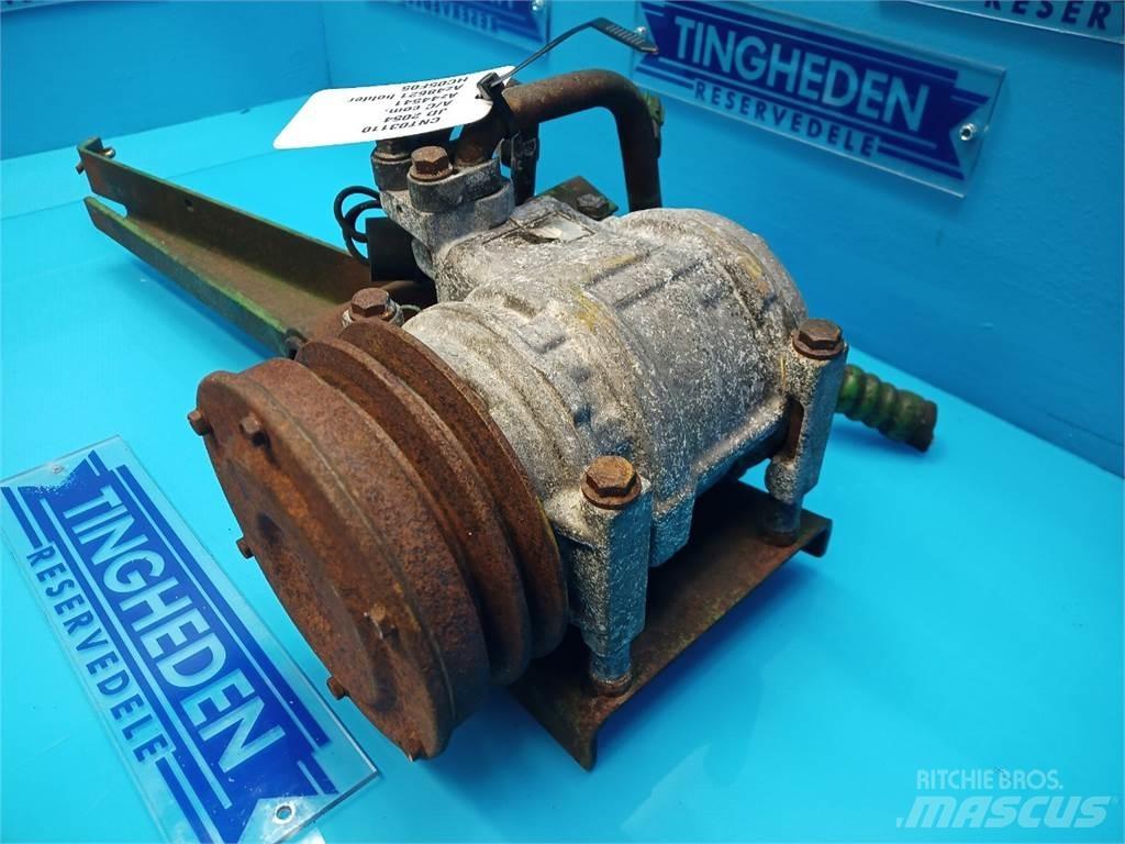 John Deere 2054 Hytter och interiör
