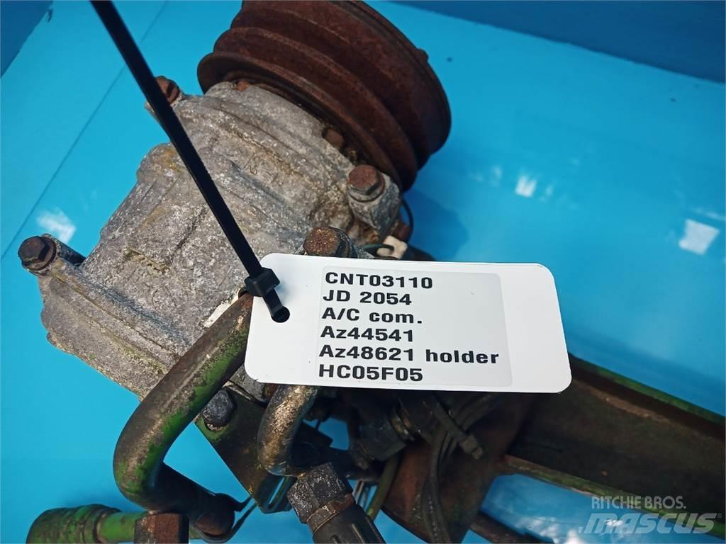 John Deere 2054 Hytter och interiör