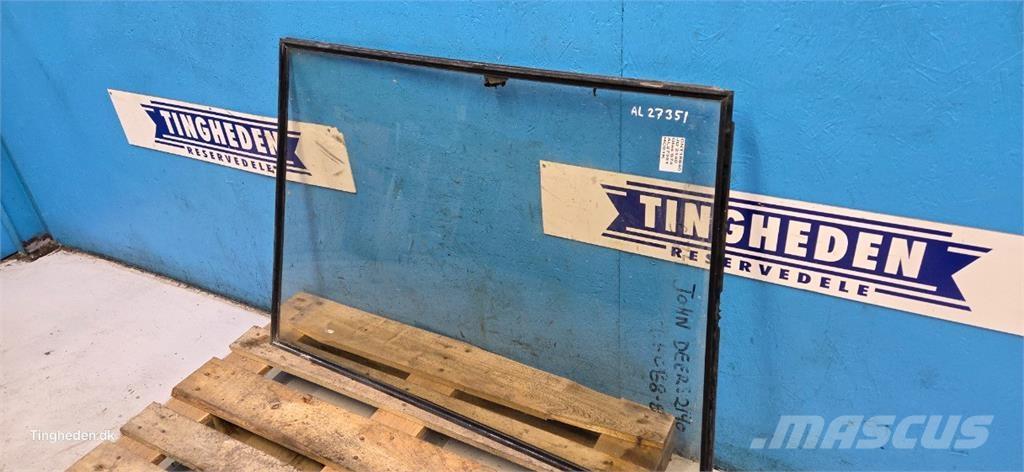 John Deere 2140 Hytter och interiör