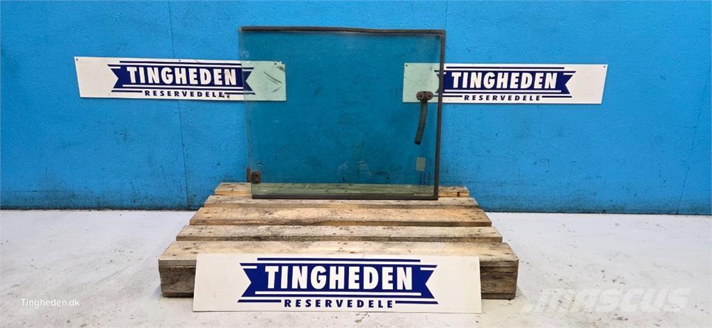 John Deere 3040 Hytter och interiör