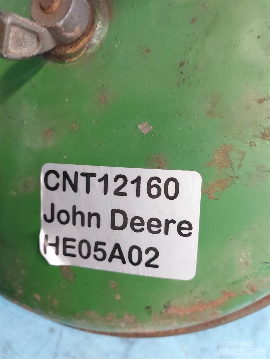 John Deere 3340 Motorer