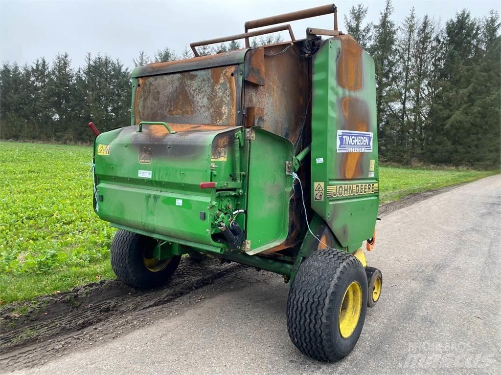 John Deere 580 Rundbalspressar