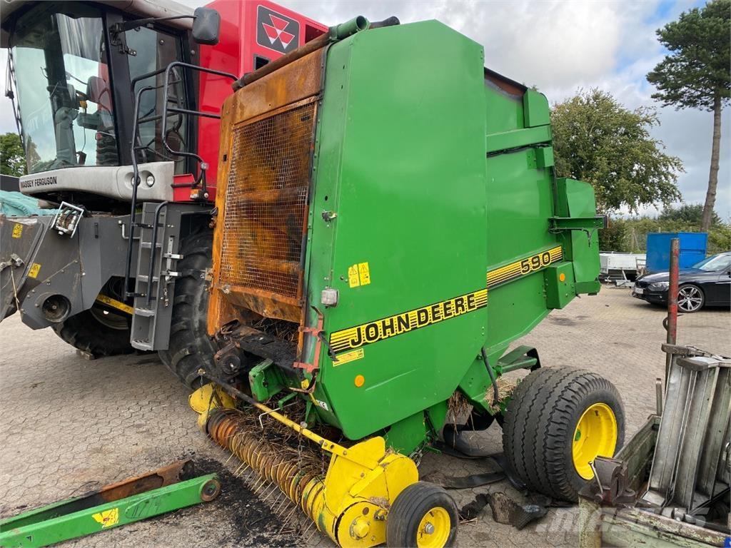 John Deere 590 Rundbalspressar