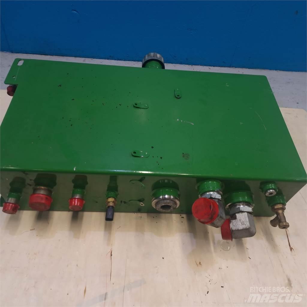 John Deere S670 Hydraulik