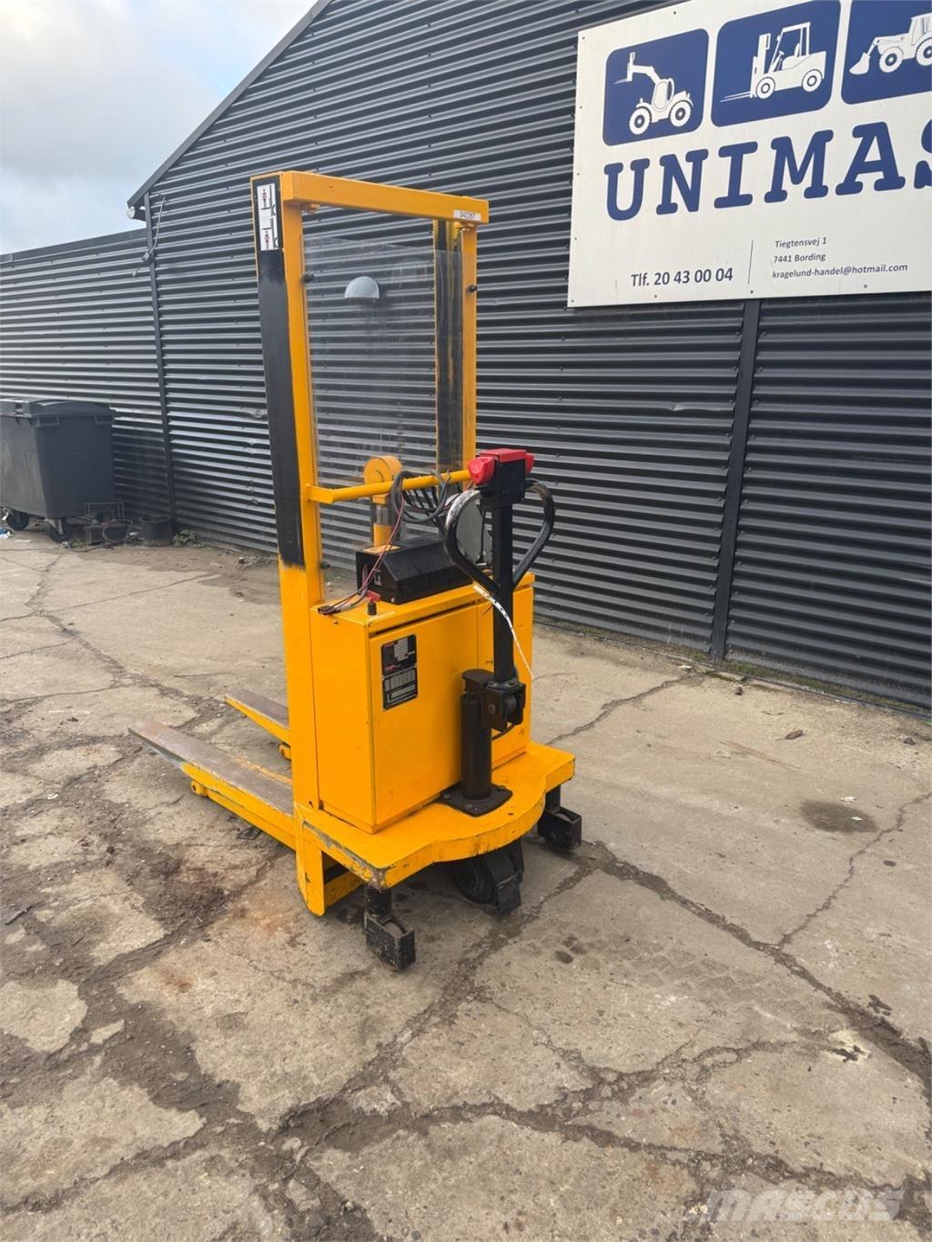 MIC 1000kg Manuella pallstaplare