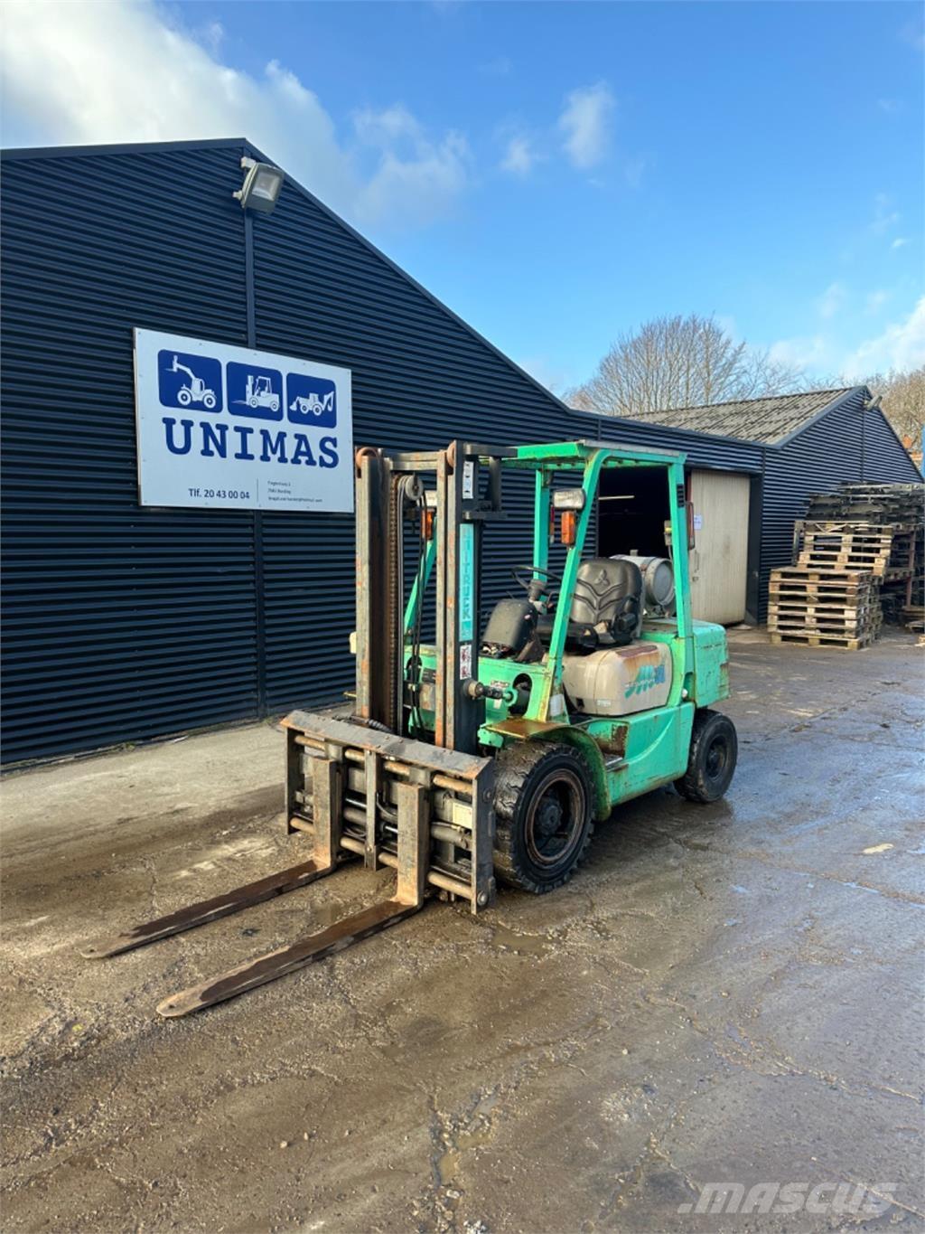 Mitsubishi FG30 Gasolmotviktstruckar