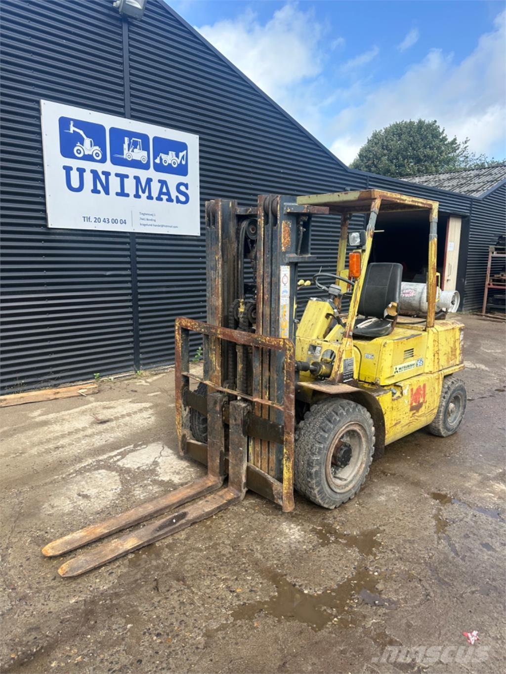 Mitsubishi FG30 Gasolmotviktstruckar