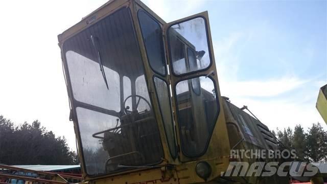 New Holland 1520 Hytter och interiör