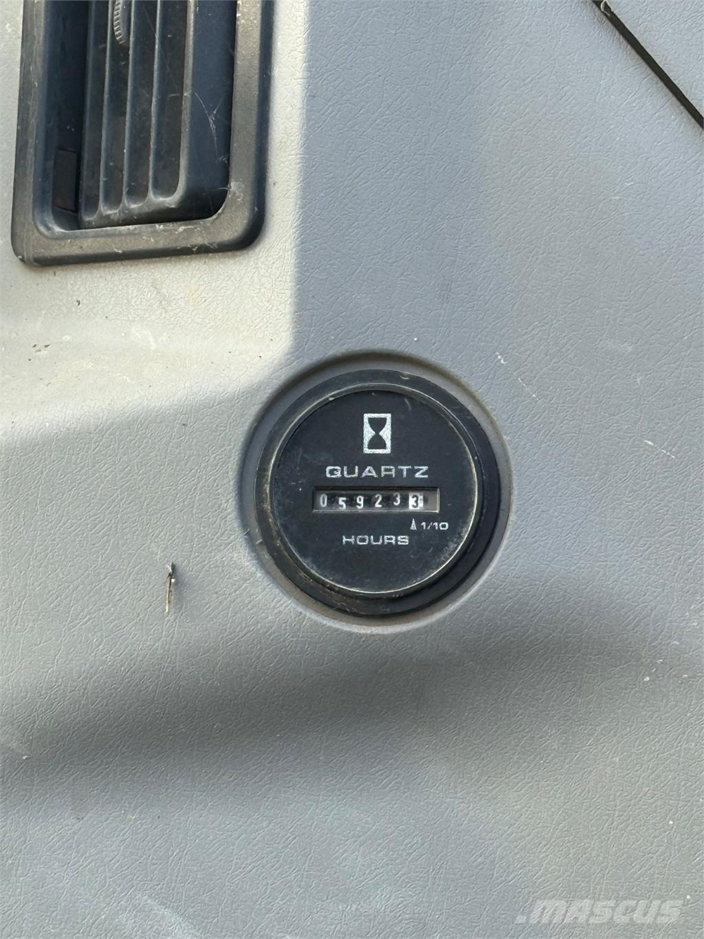 New Holland E305 Bandgrävare