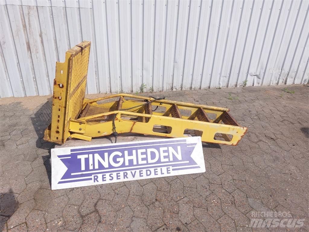 New Holland TF78 Hytter och interiör
