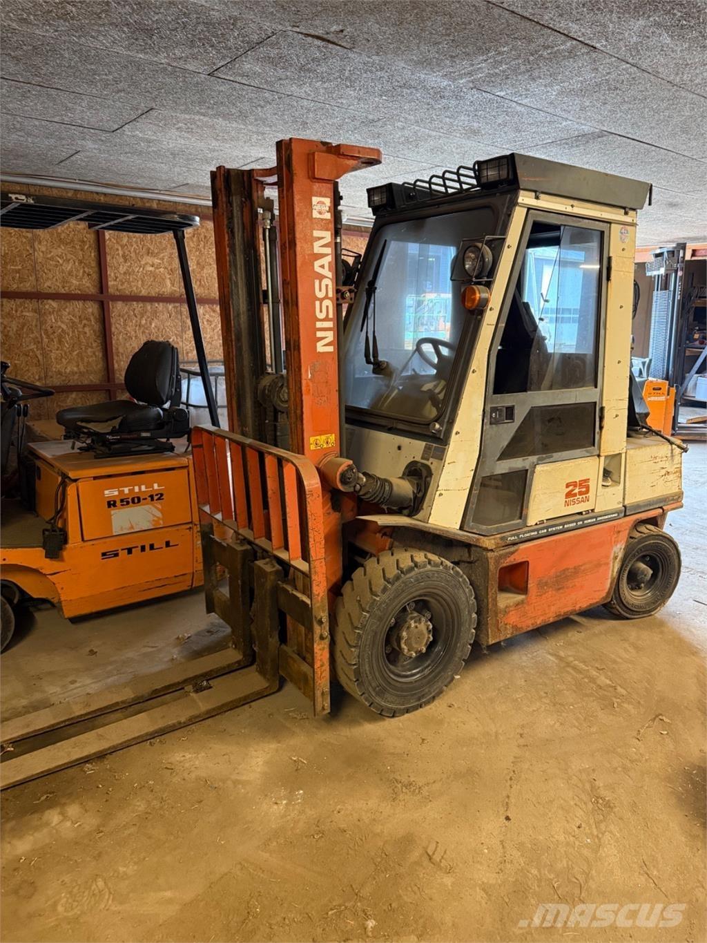 Nissan FG25 Gasolmotviktstruckar