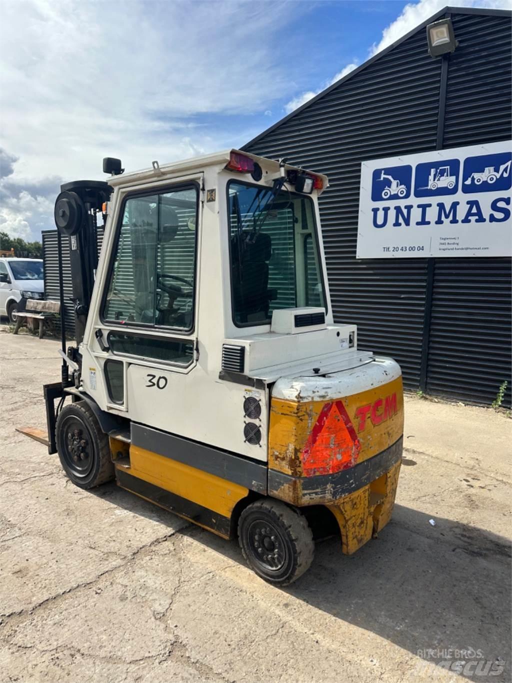 TCM FB30 Elmotviktstruckar