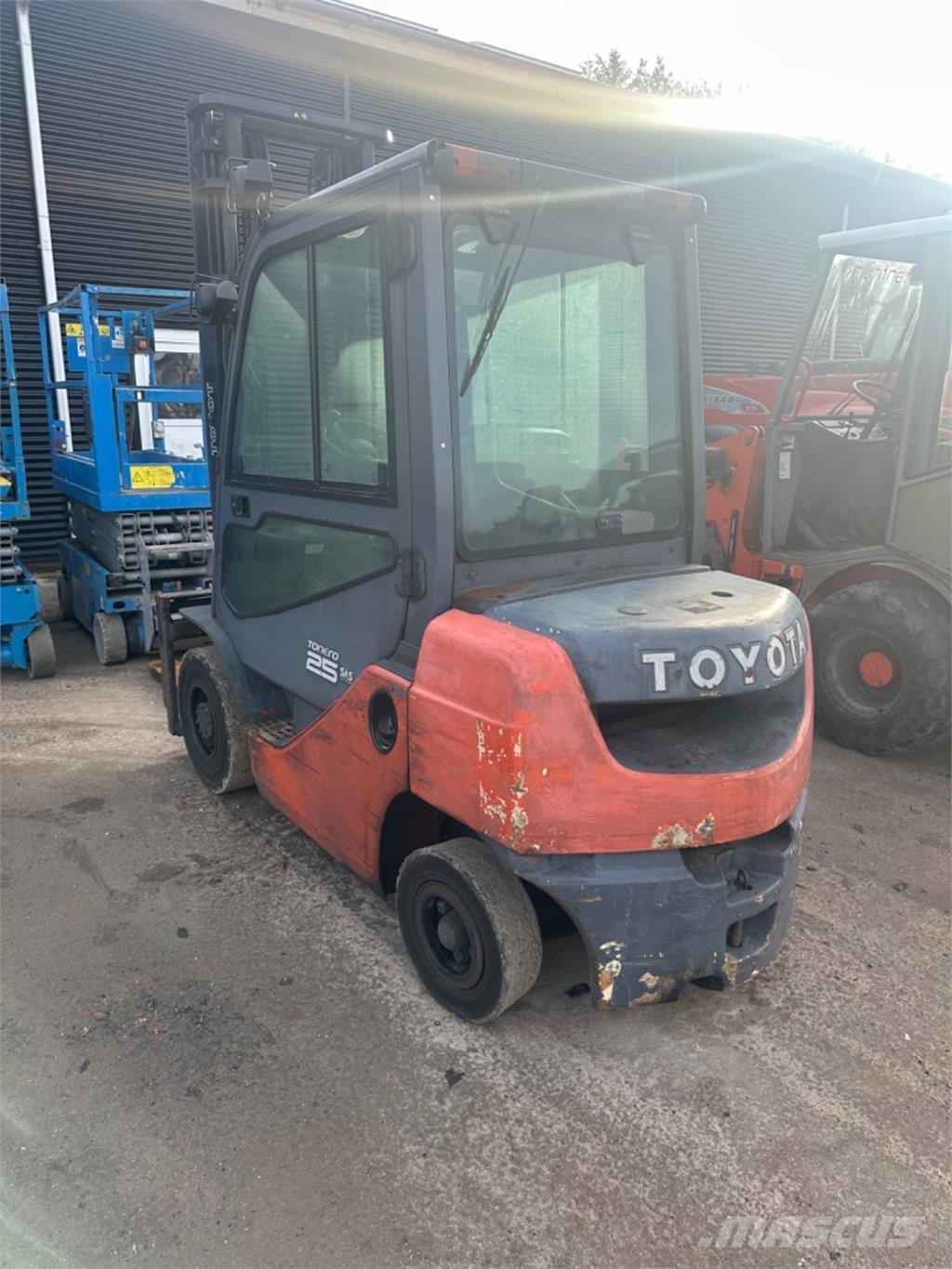 Toyota FD25 Dieselmotviktstruckar