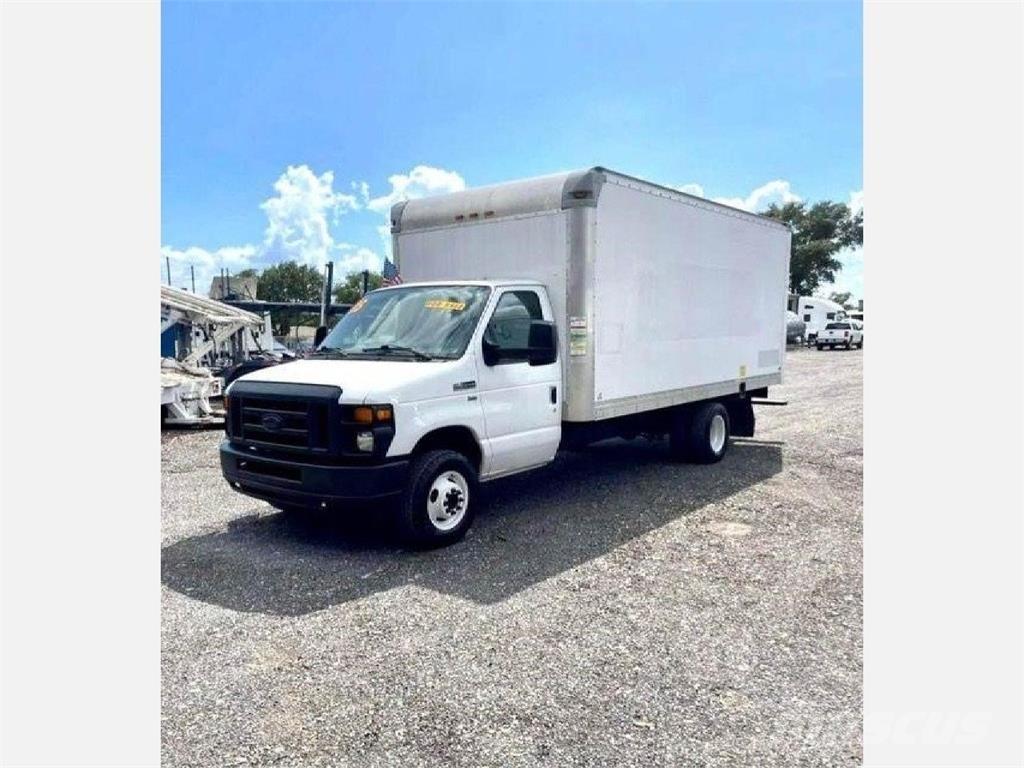 Ford E-350 Skåpbilar