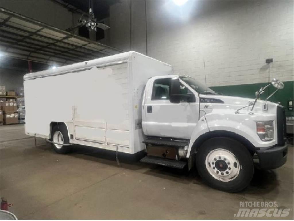 Ford F650 Lastbilar för dryckesleveranser