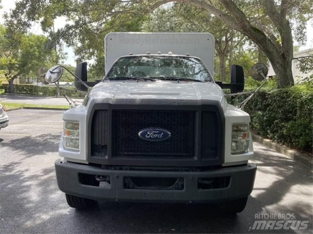Ford F650 Lastbilar för dryckesleveranser
