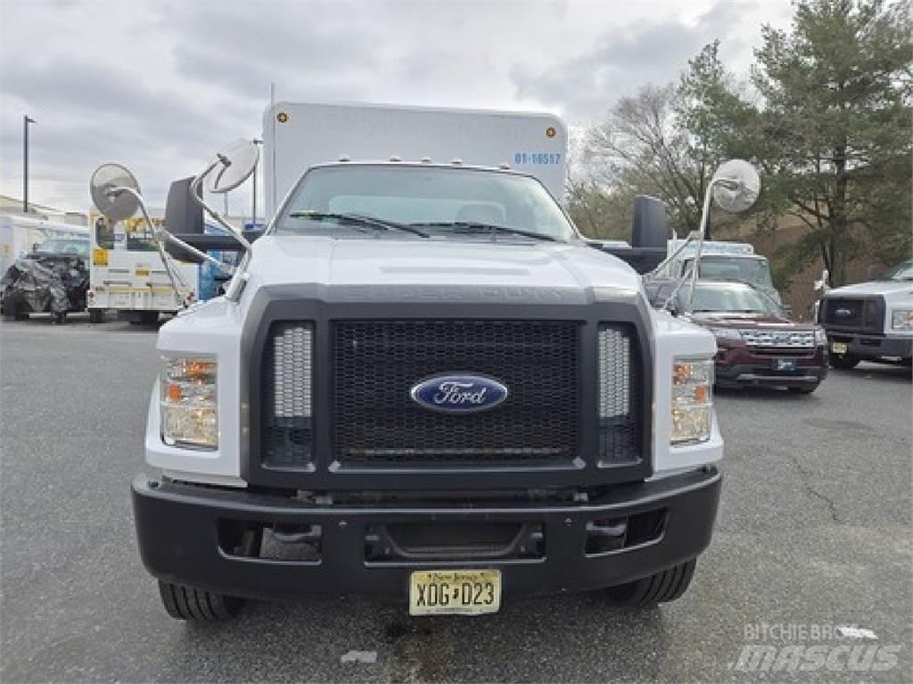 Ford F650 Lastbilar för dryckesleveranser