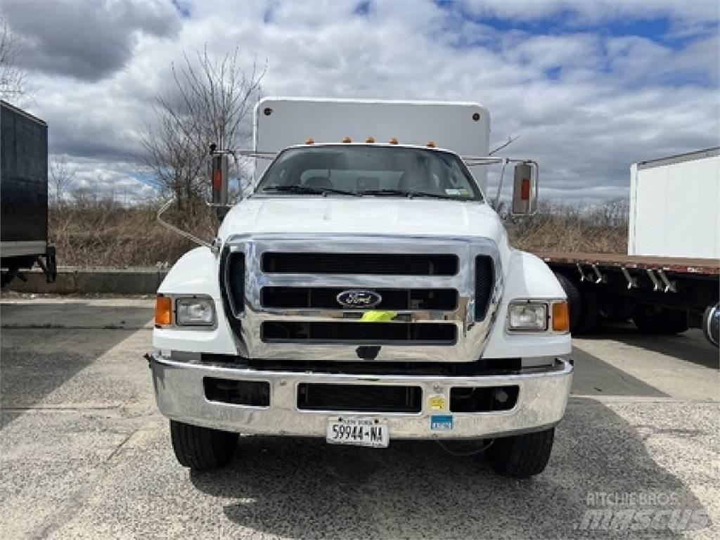 Ford F750 Lastbilar för dryckesleveranser