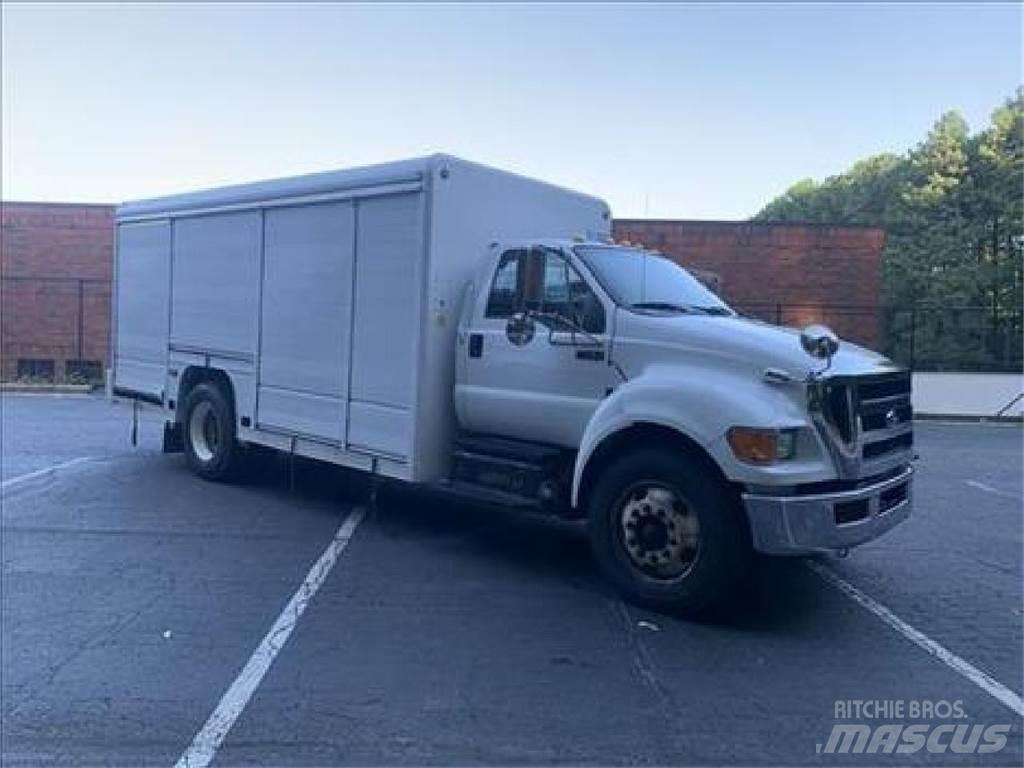Ford F750 Lastbilar för dryckesleveranser