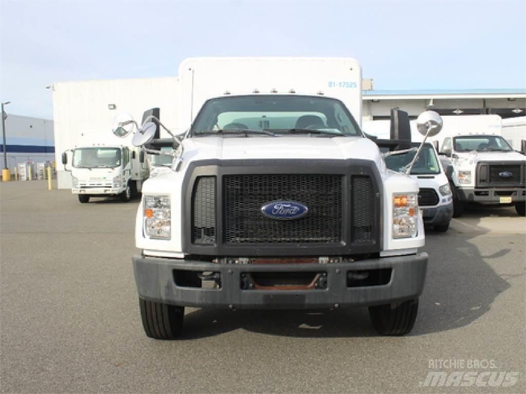 Ford F750 Lastbilar för dryckesleveranser
