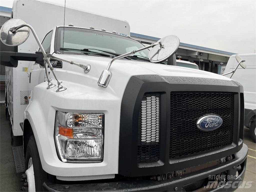 Ford F750 Lastbilar för dryckesleveranser