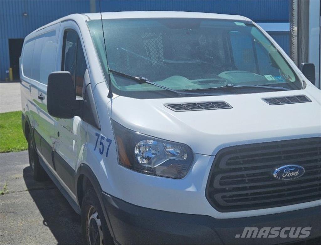 Ford Transit 150 Lätta skåpbilar