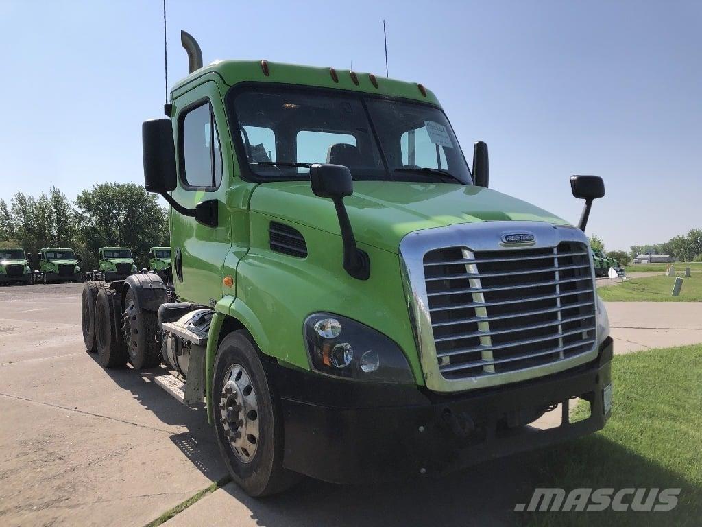 Freightliner CA113 Dragbilar