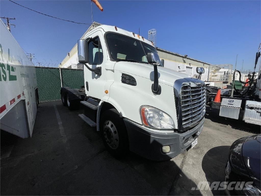 Freightliner CA113 Dragbilar