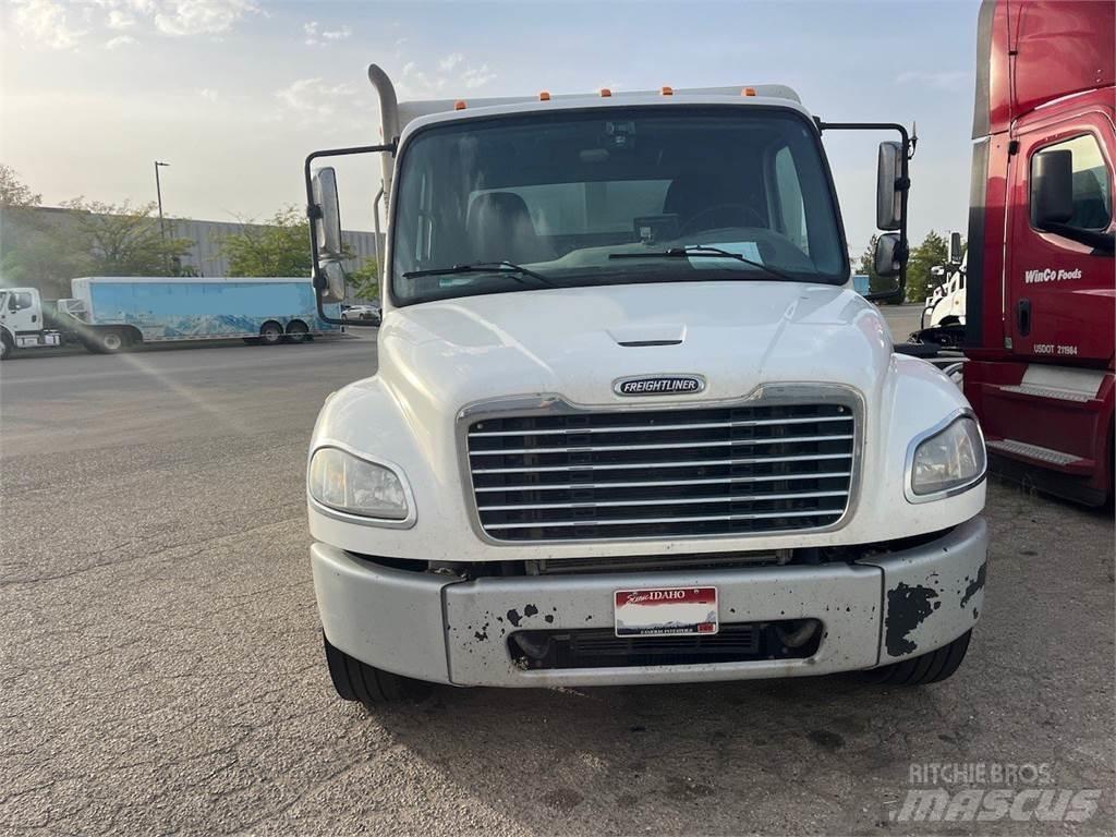 Freightliner M2 Lastbilar för dryckesleveranser