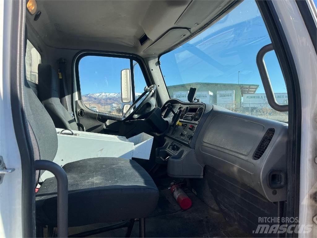 Freightliner M2 Lastbilar för dryckesleveranser