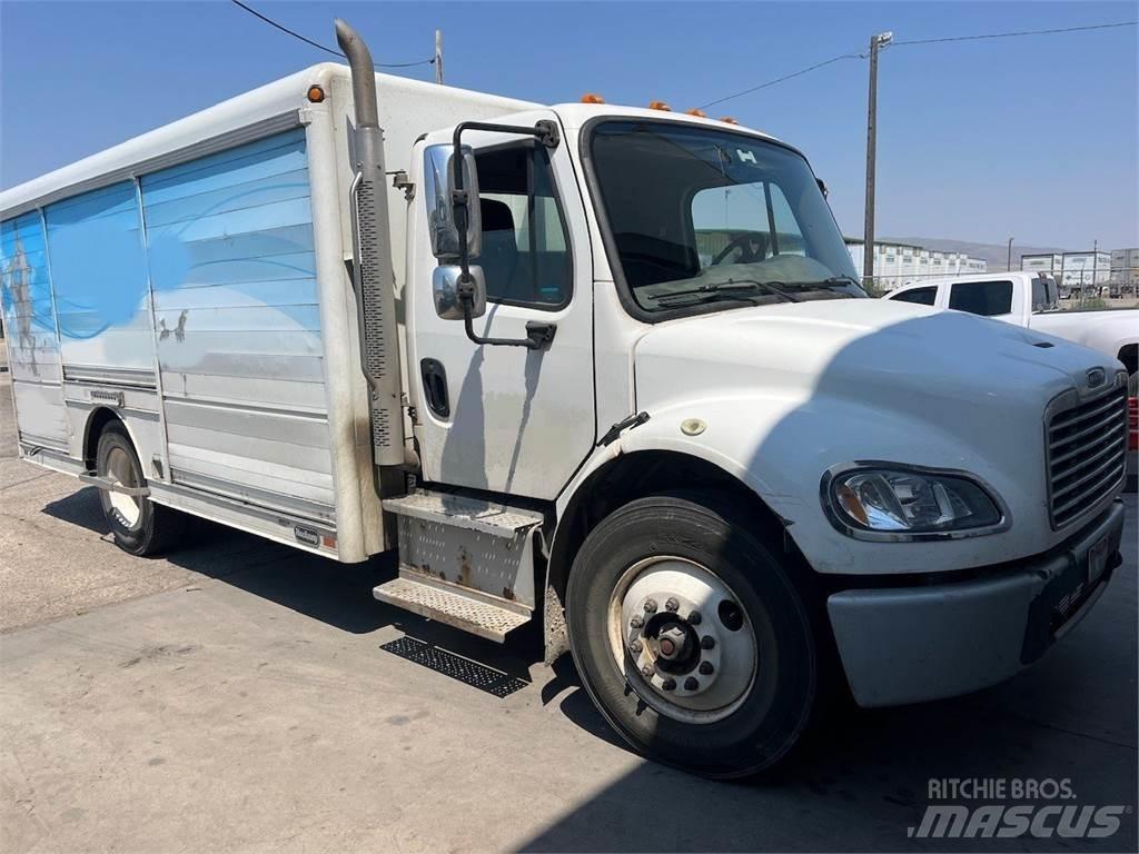Freightliner M2 Lastbilar för dryckesleveranser