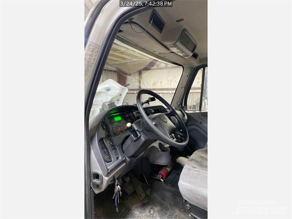Freightliner M2 Skåpbilar Kyl/Frys/Värme