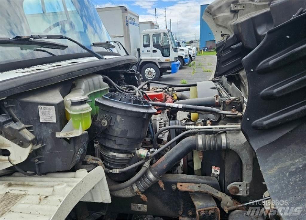 Freightliner M2 Skåpbilar