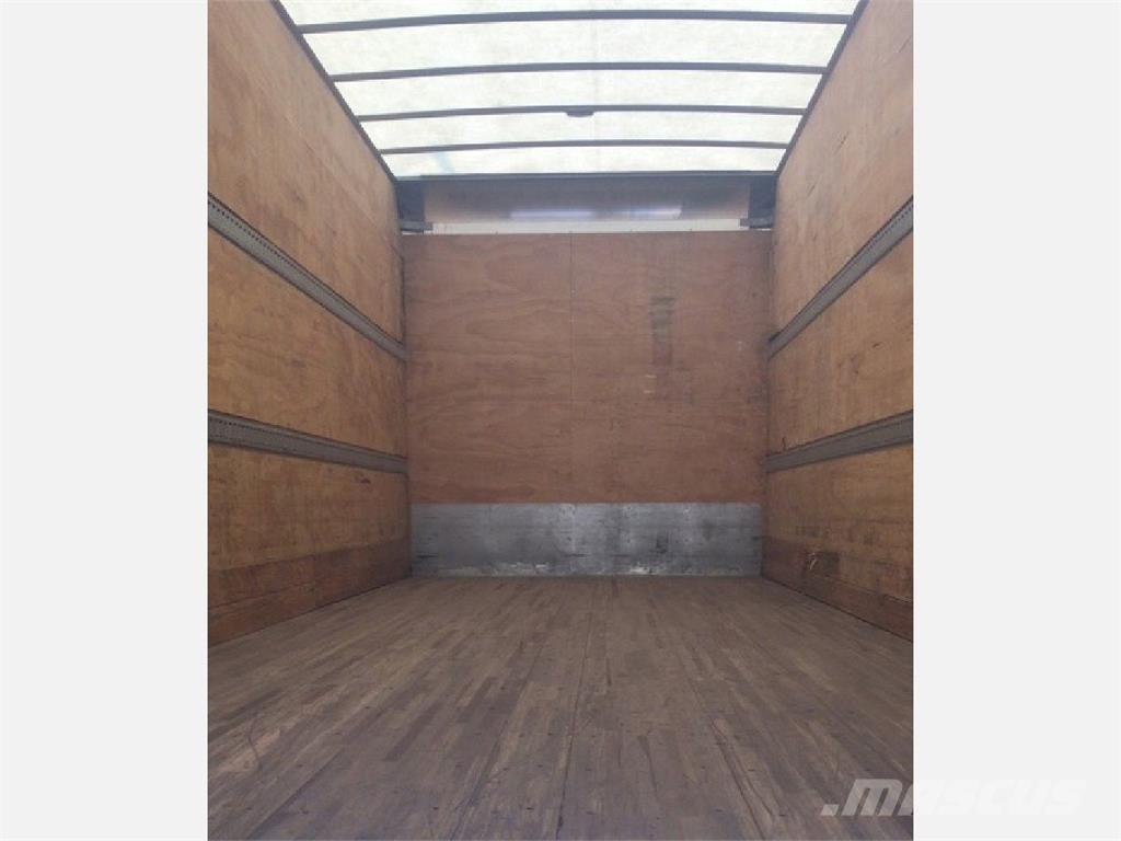 Freightliner M2 Skåpbilar