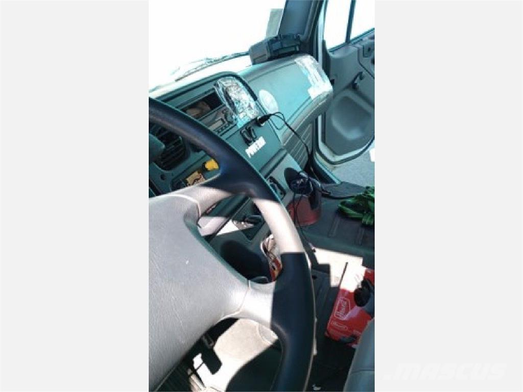 Freightliner M2 Skåpbilar